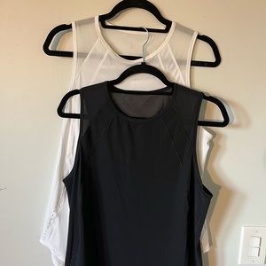 ⭐️ Two Lululemon Sculpt Tank Top